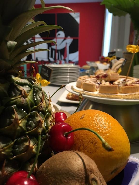 Hotel Byron Solo Per Giovani Riccione Kültér fotó